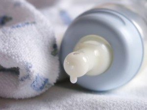 ¿Vetar fotos de bebés en etiquetado de leche infantil aumentará lactancia materna?