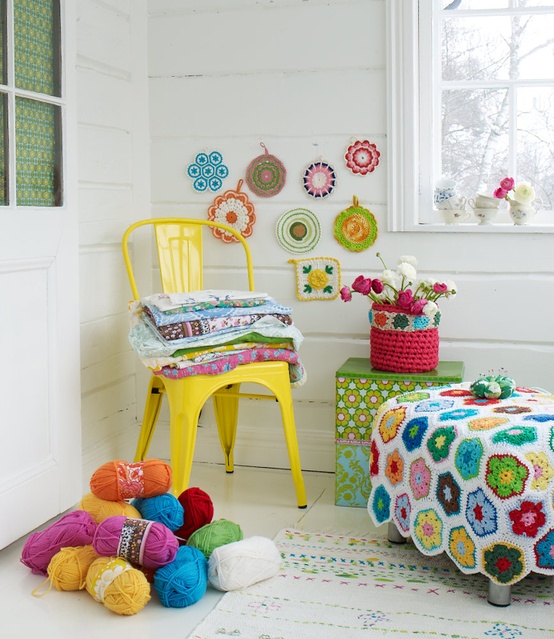 Habitación decorada con crochet