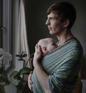 Un fotógrafo sueco busca cambiar la visión de la paternidad