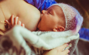 La lactancia materna es un derecho humano para los bebés