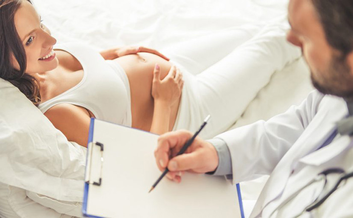 Revision de encias en el embarazo para evitar enfermedades en el bebé