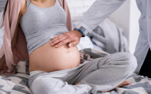 5 Mitos sobre la barriga de la embarazada que debes ignorar